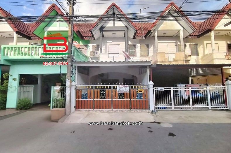3 Bedroom Townhouse For Rent In Khlong Thanon, Bangkok