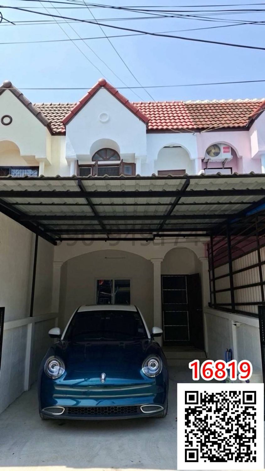 2 Bedroom Townhouse For Rent In Saphan Sung, Bangkok