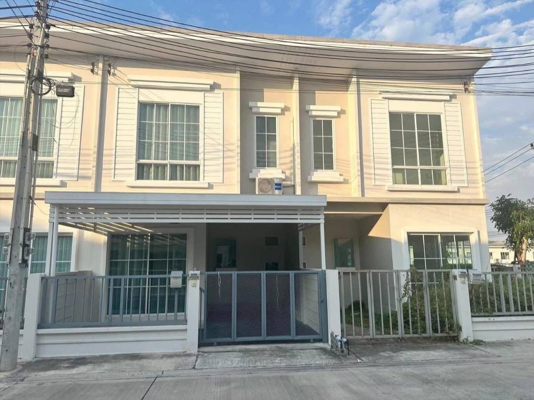 4 Bedroom Townhouse For Rent In Surasak, Chon Buri
