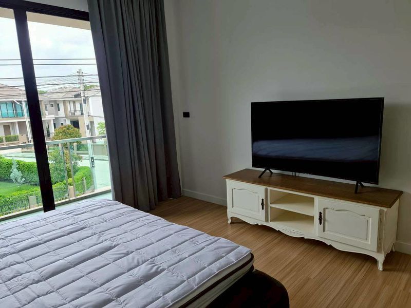 4 Bedroom House For Rent At H Living Life Chaipornwithi