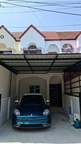 2 Bedroom Townhouse For Rent In Saphan Sung, Bangkok