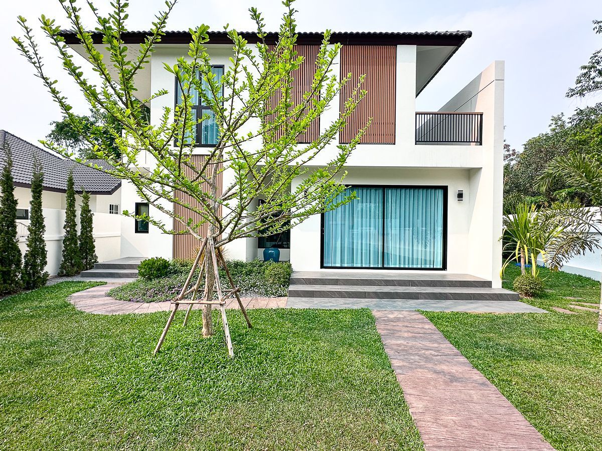 4 Bedroom Villa For Rent In San Phak Wan, Chiang Mai