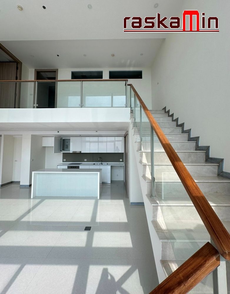 5 Bedrooms Condo for sale In The Riviera Wongamat Na Kluea Pattaya