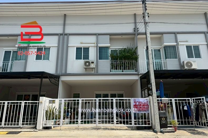 4 Bedroom Townhouse For Rent In Bang Nam Chuet, Samut Sakhon