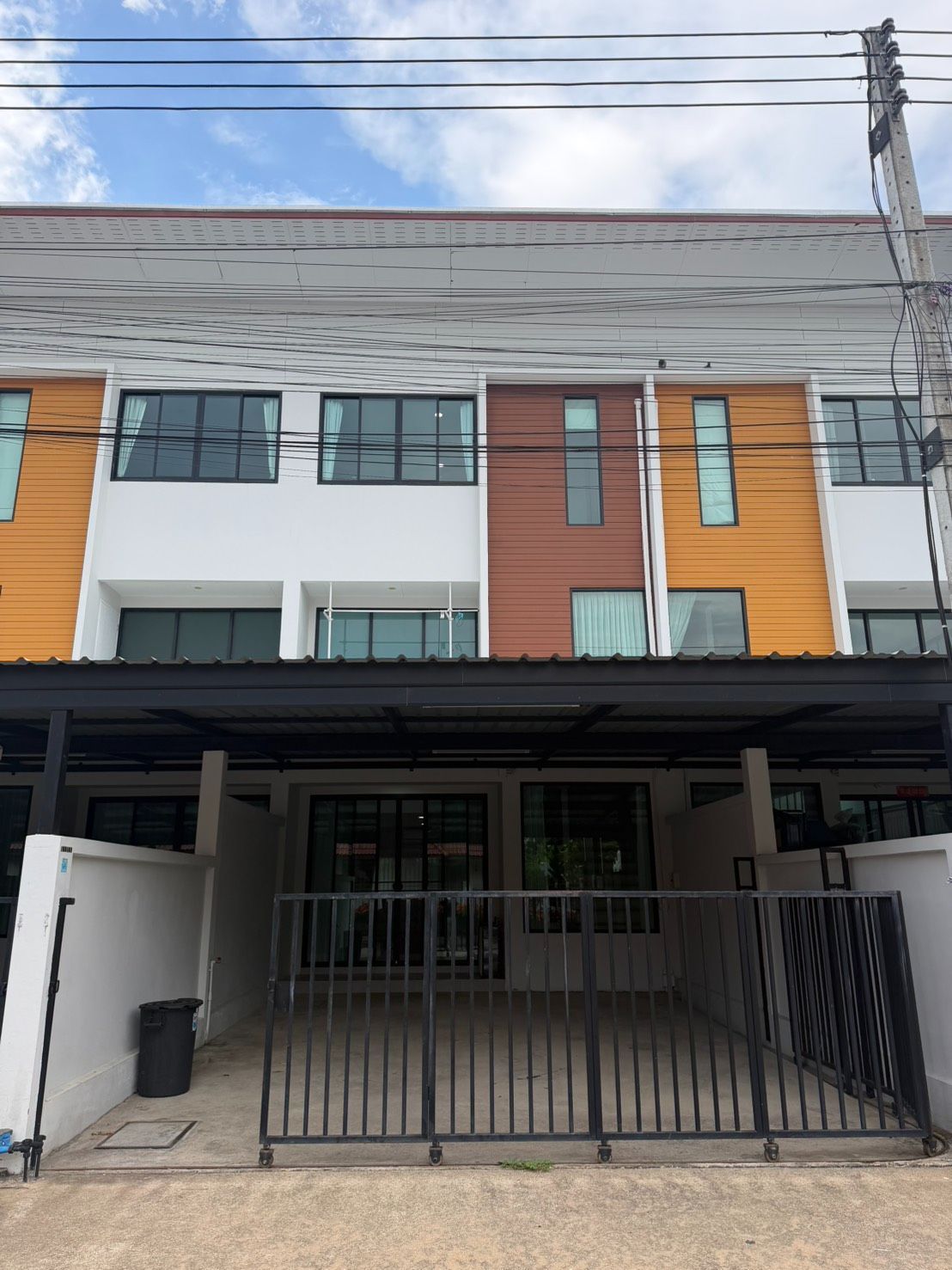 3 Bedroom Townhouse For Rent In Mae Hia, Chiang Mai