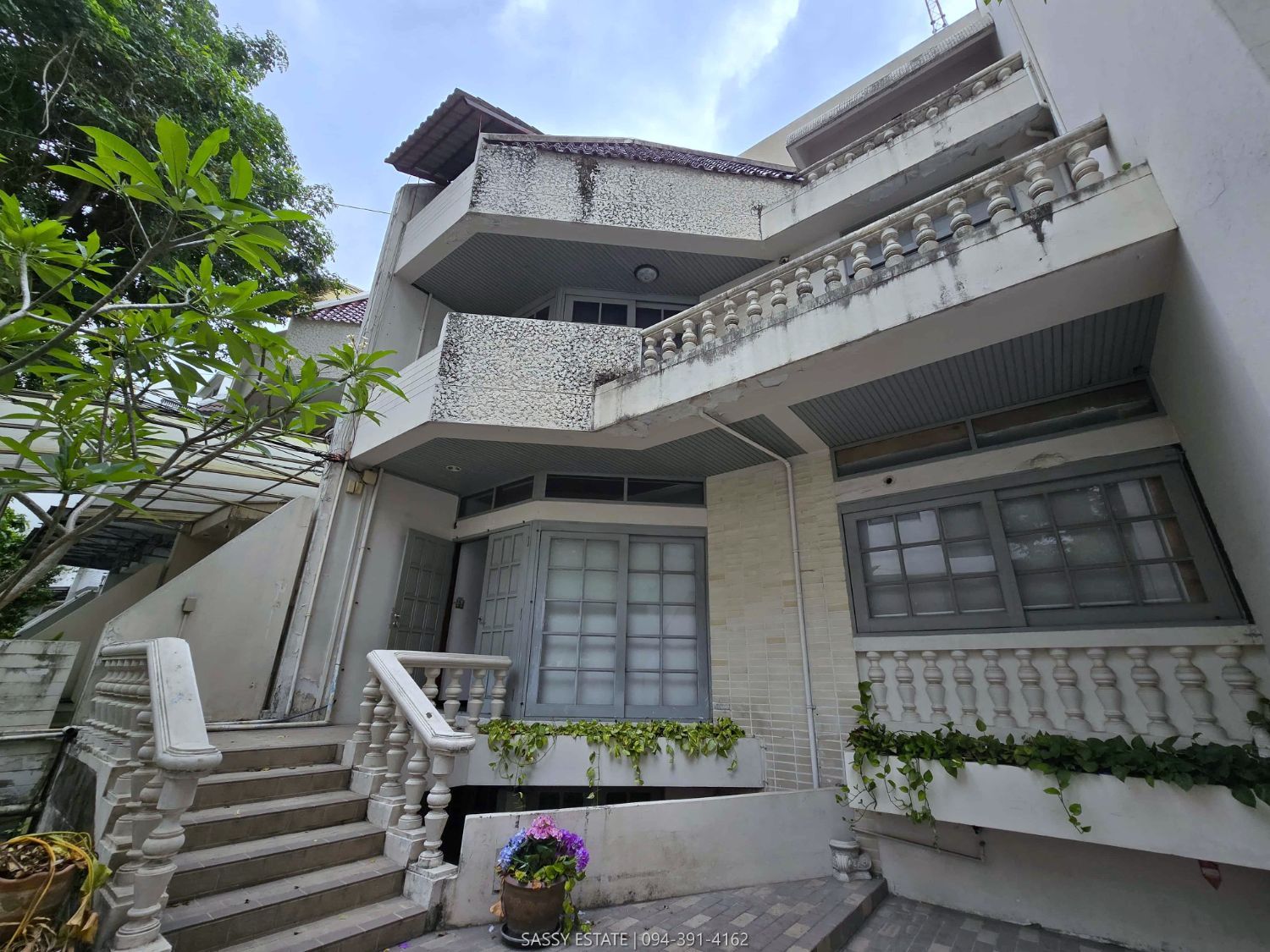 5 Bedrooms House for sale In Lumphini Bangkok