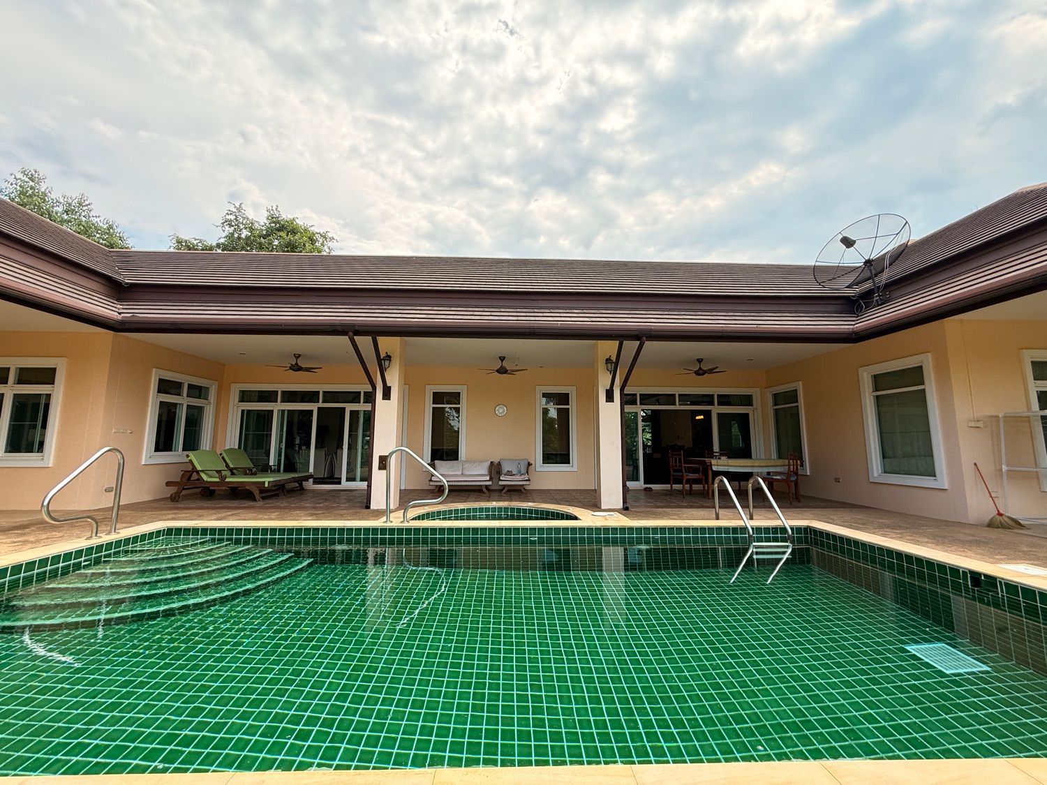 6 Bedrooms House for sale In Choeng Doi Chiang Mai