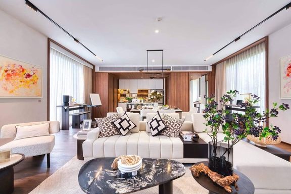 2 Bedrooms Condo for sale In Romm Convent Si Lom Bangkok
