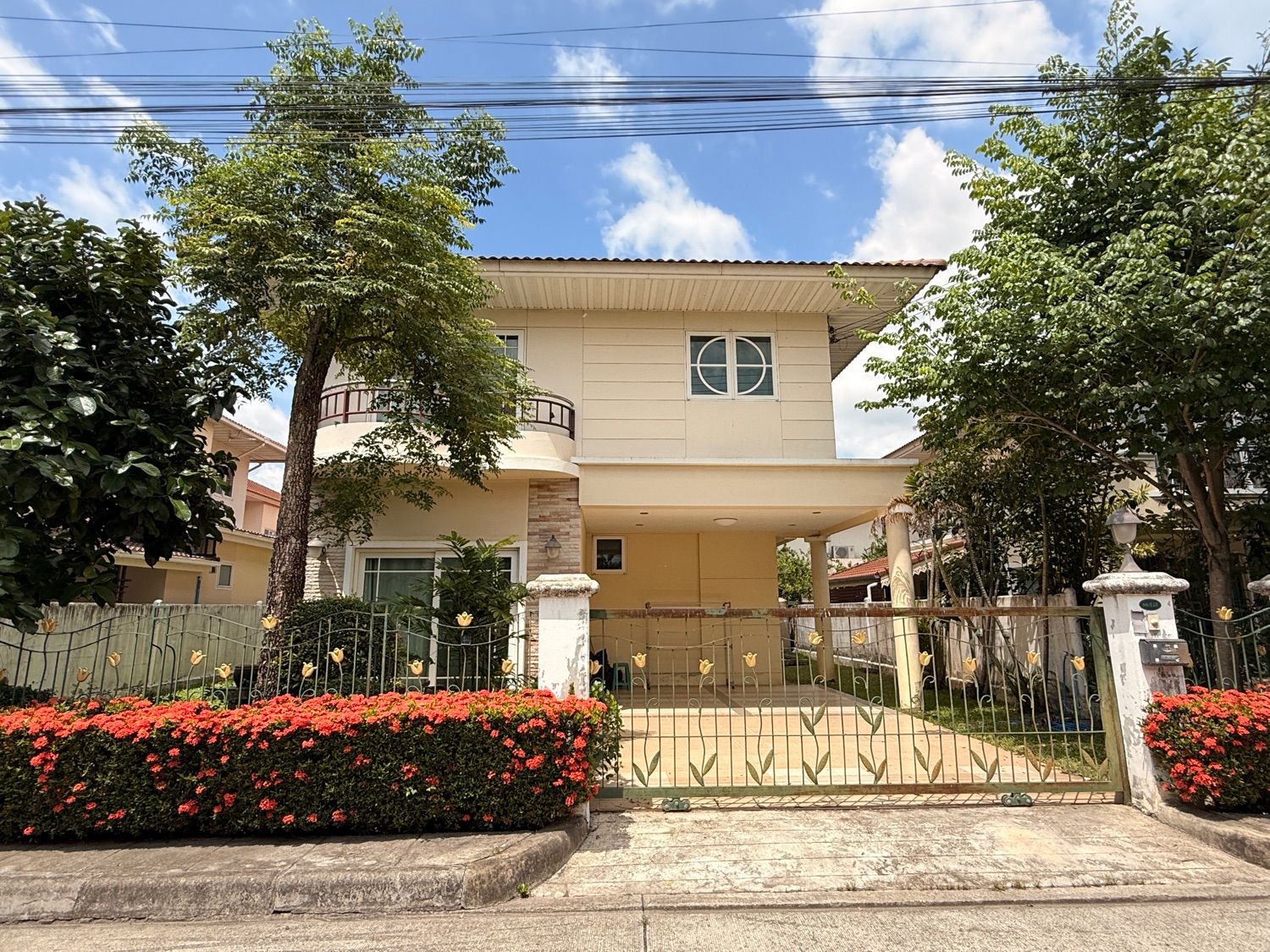 4 Bedroom House For Rent In Chai Sathan, Chiang Mai