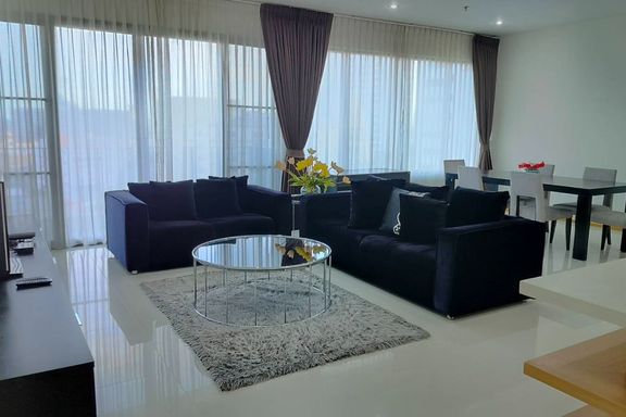 3 Bedrooms Condo for sale In The Emporio Place Khlong Tan Bangkok