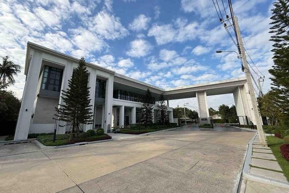 4 Bedrooms House for sale In Bang Ramat Bangkok