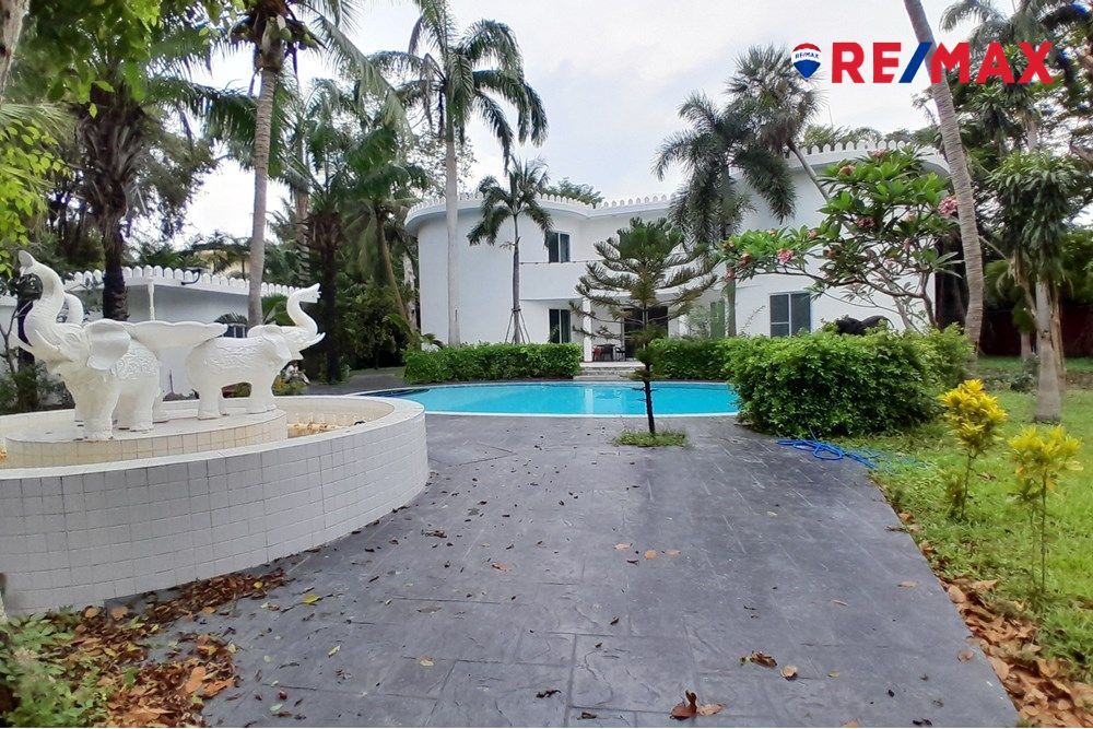 8 Bedrooms House for sale In Nong Pla Lai Pattaya