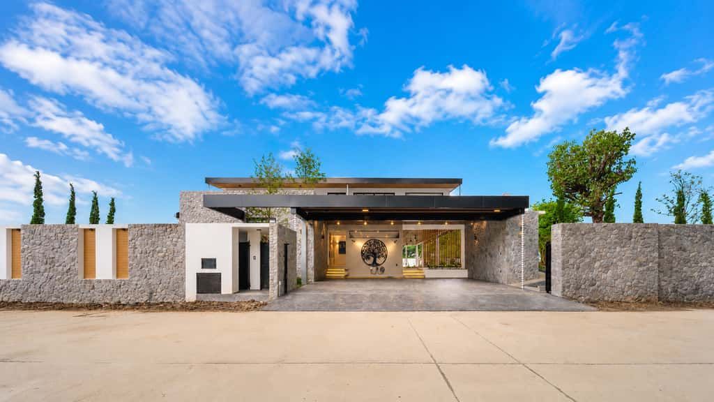 5 Bedrooms House for sale In Wat Ket Chiang Mai