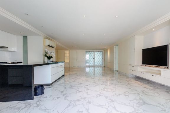 4 Bedrooms Condo for sale In Sukhumvit House Khlong Toei Nuea Bangkok