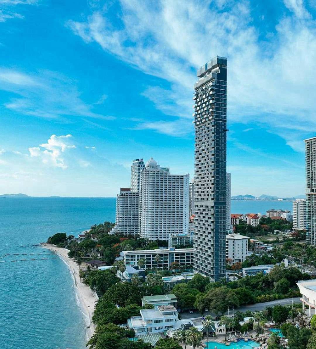 3 Bedrooms Condo for sale In Arom Wongamat Na Kluea Pattaya