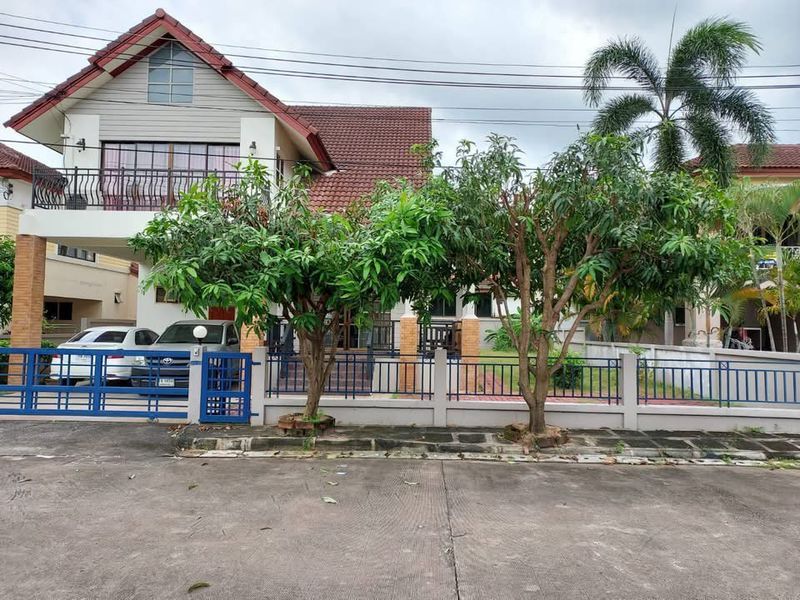 3 Bedroom House For Rent In Surasak, Chon Buri