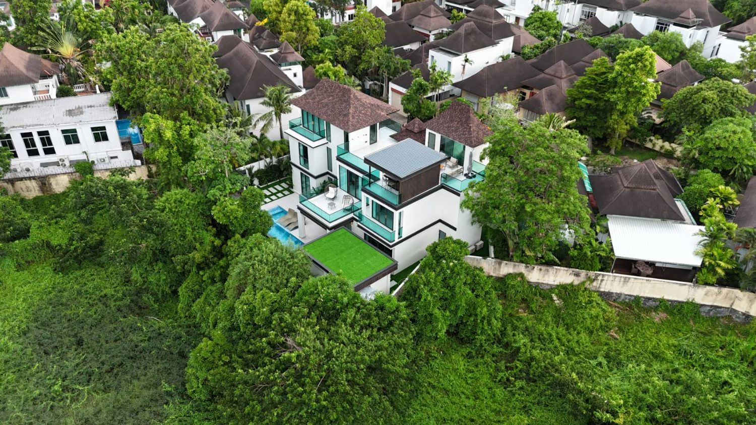6 Bedrooms Villa for sale In Nagawari Village Na Chom Thian Pattaya