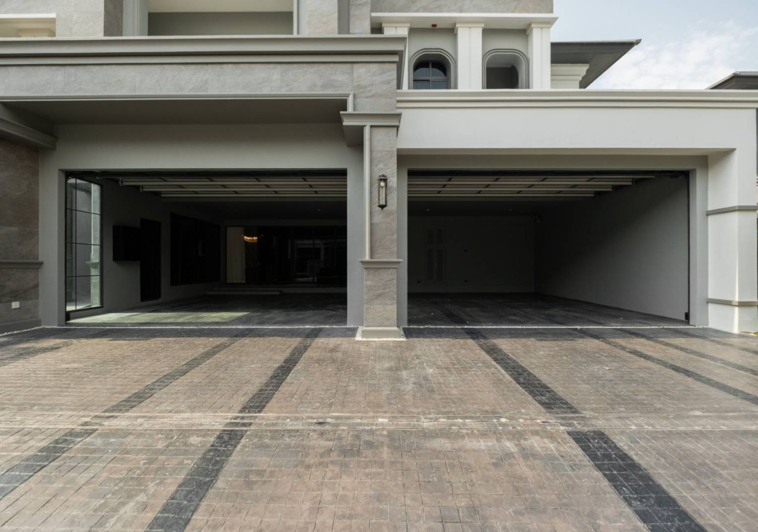 5 Bedrooms House for rent In Grand Bangkok Boulevard Sukhumvit Srinakarin Samrong Nuea Samut Prakan