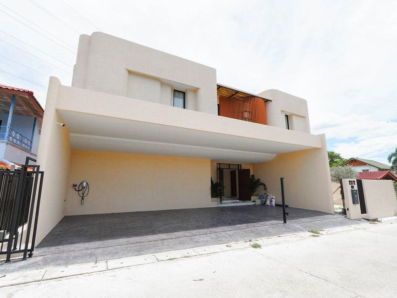 4 Bedroom House For Rent In Surasak, Chon Buri