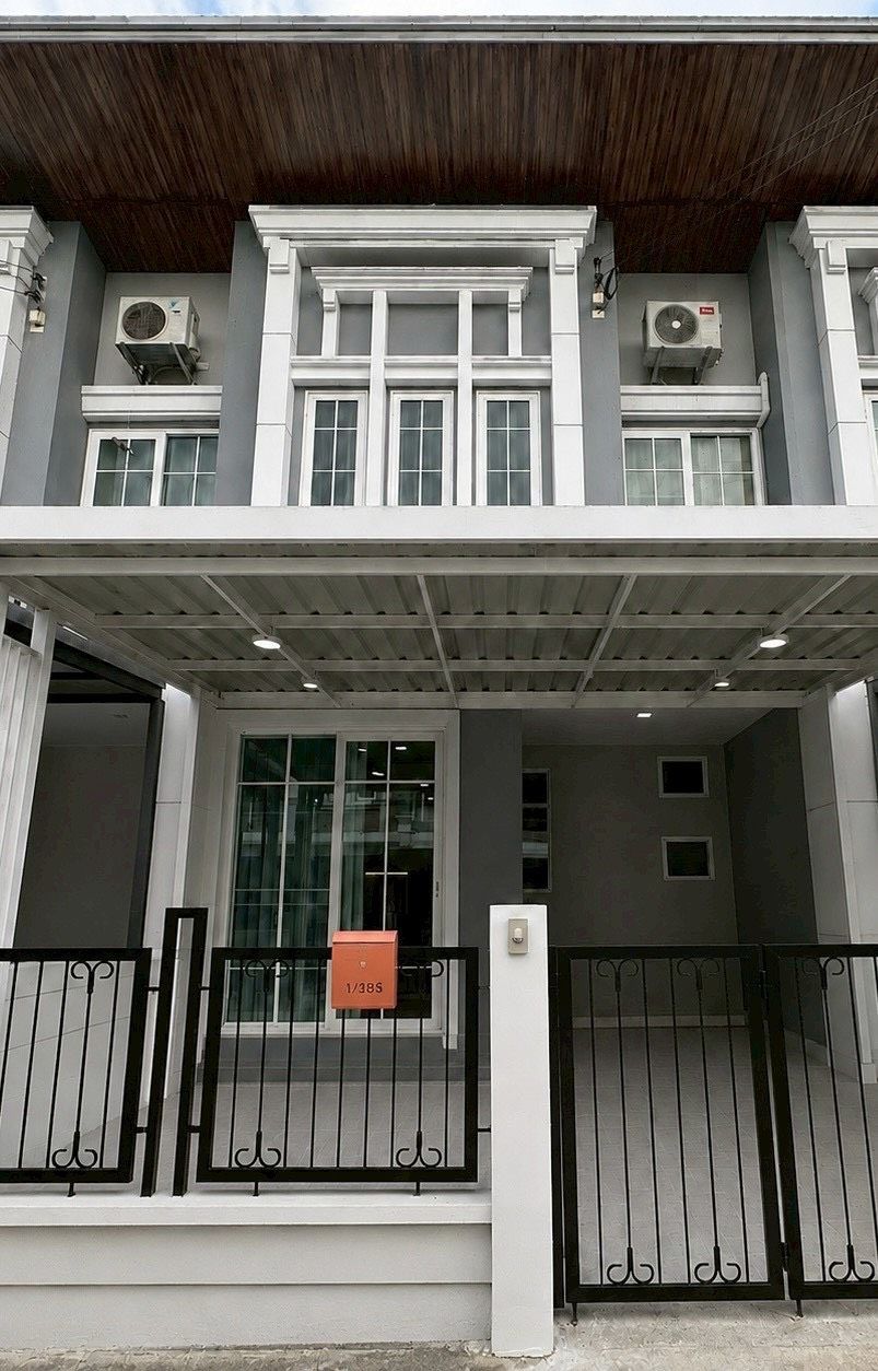 2 Bedroom Townhouse For Rent At Golden Town Chiangmai - Kad Ruamchok