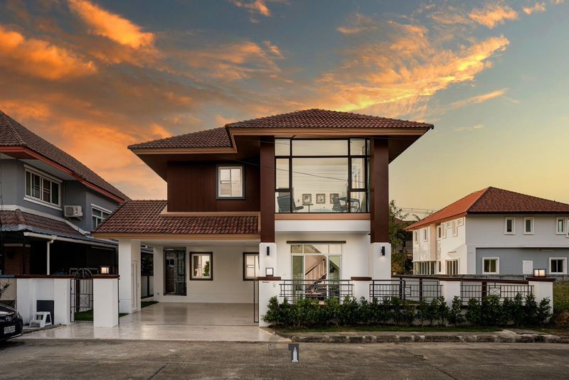 4 Bedroom House For Rent In Chai Sathan, Chiang Mai