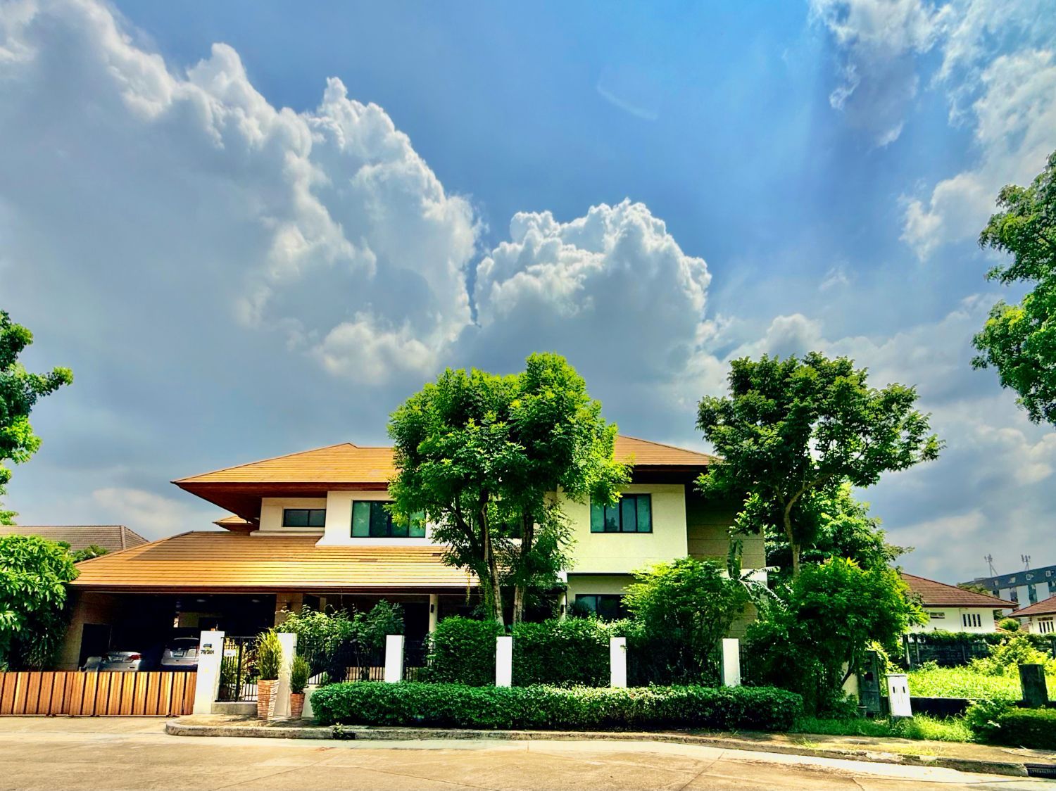 4 Bedrooms House for sale In Panya Indra P1 Bang Chan Bangkok