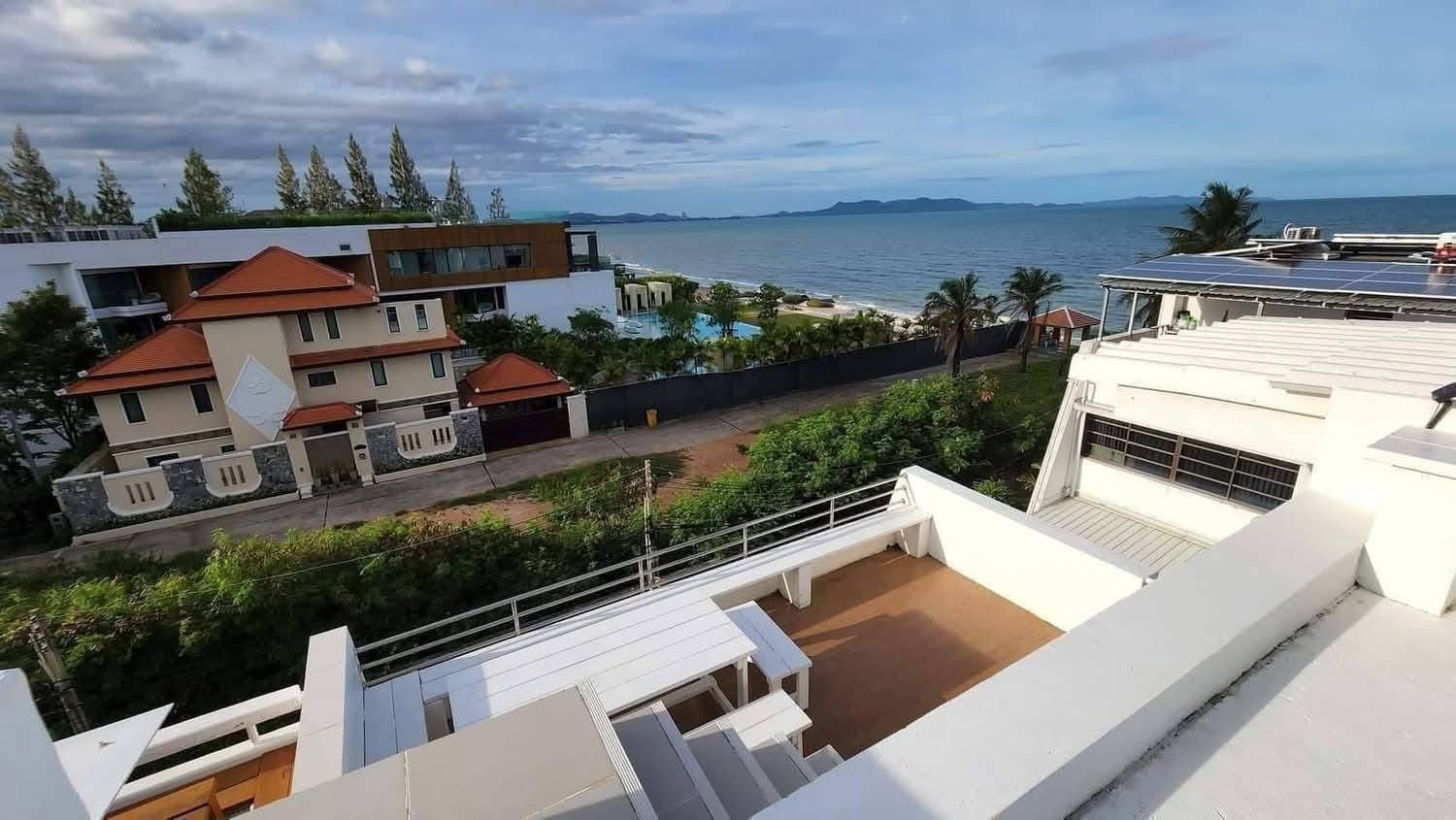 4 Bedroom Townhouse For Rent In Nong Prue, Chon Buri