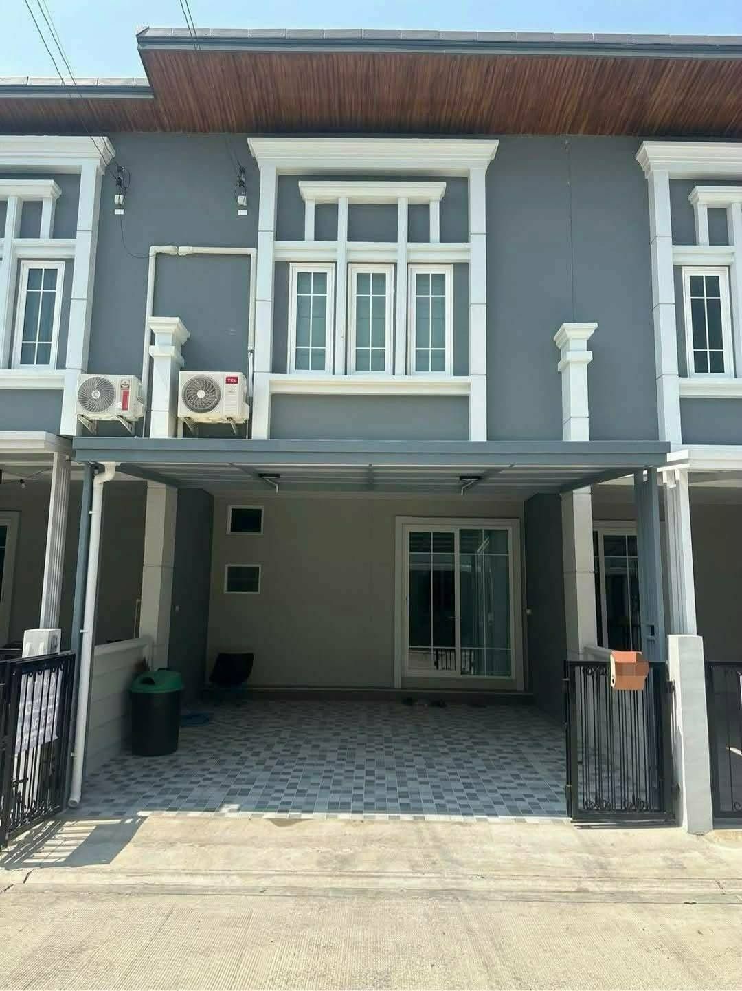 2 Bedroom Townhouse For Rent At Golden Town Chiangmai - Kad Ruamchok
