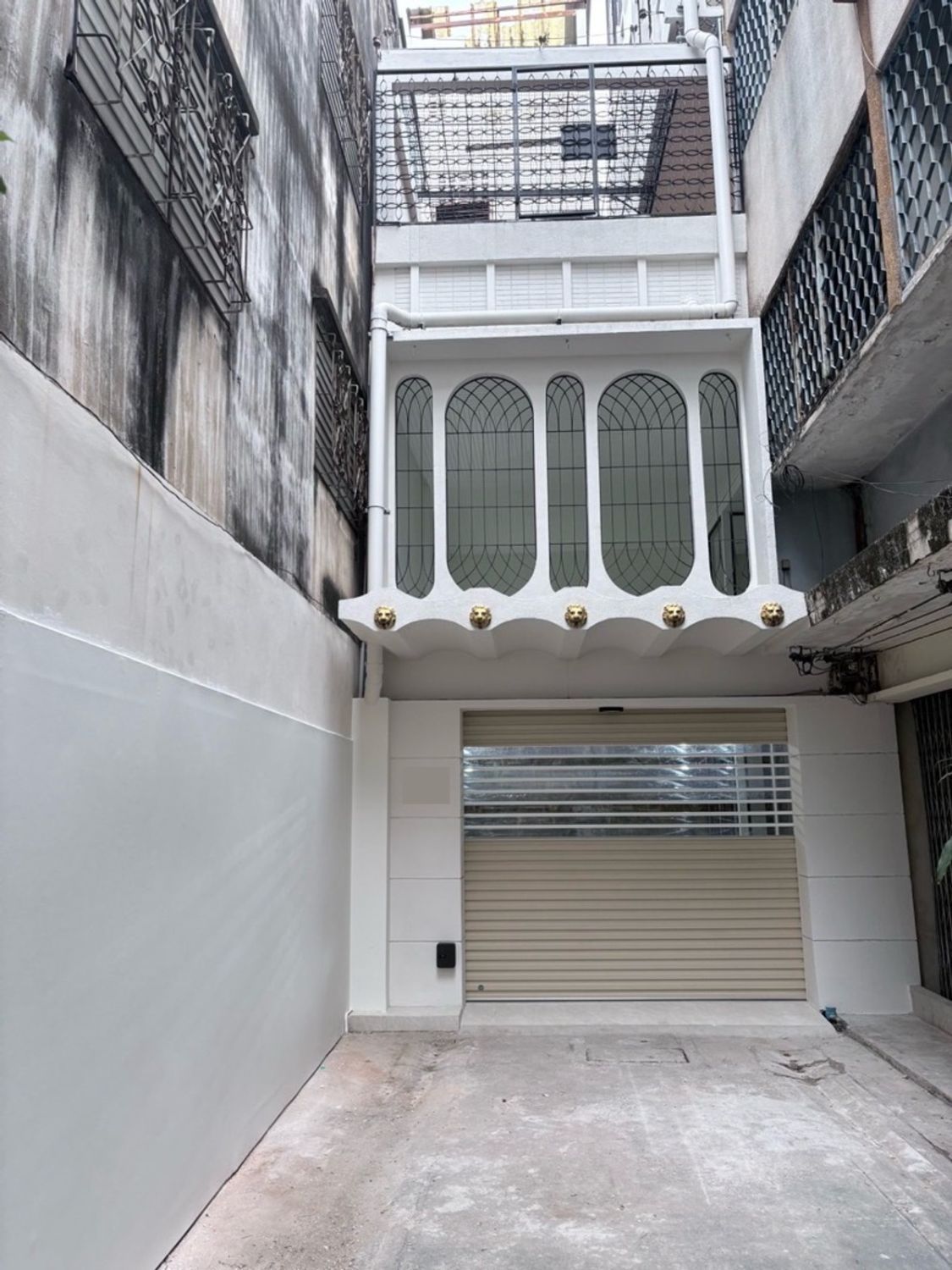 4 Bedrooms Townhouse for sale In Rong Mueang Bangkok