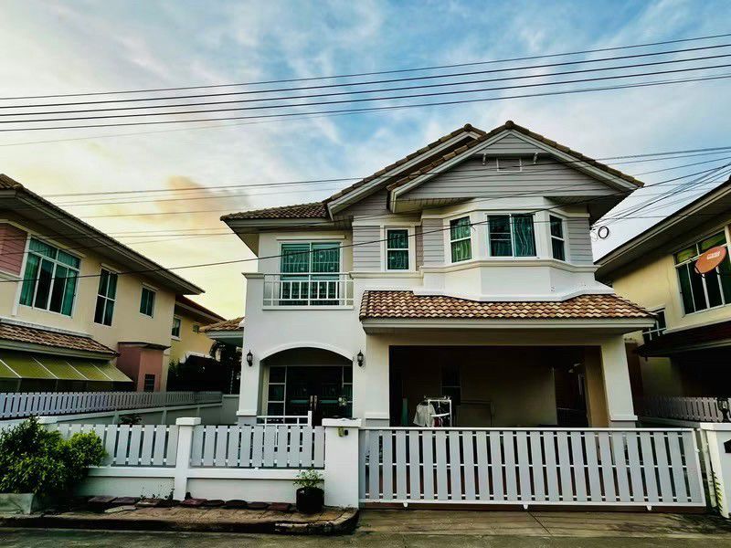 3 Bedroom House For Rent In Ban Puek, Chon Buri