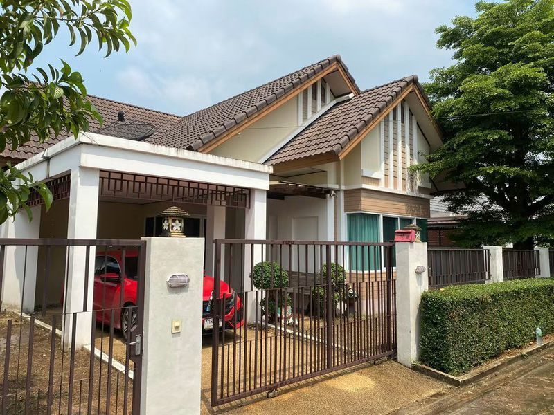 3 Bedroom House For Rent In Thung Sukhla, Chon Buri