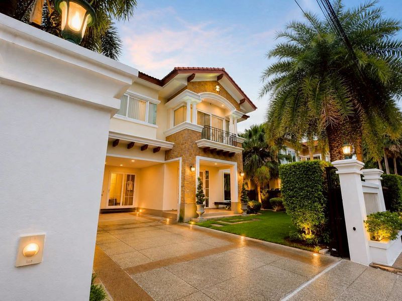 4 Bedroom House For Rent At Laddawan Elegance Thasala