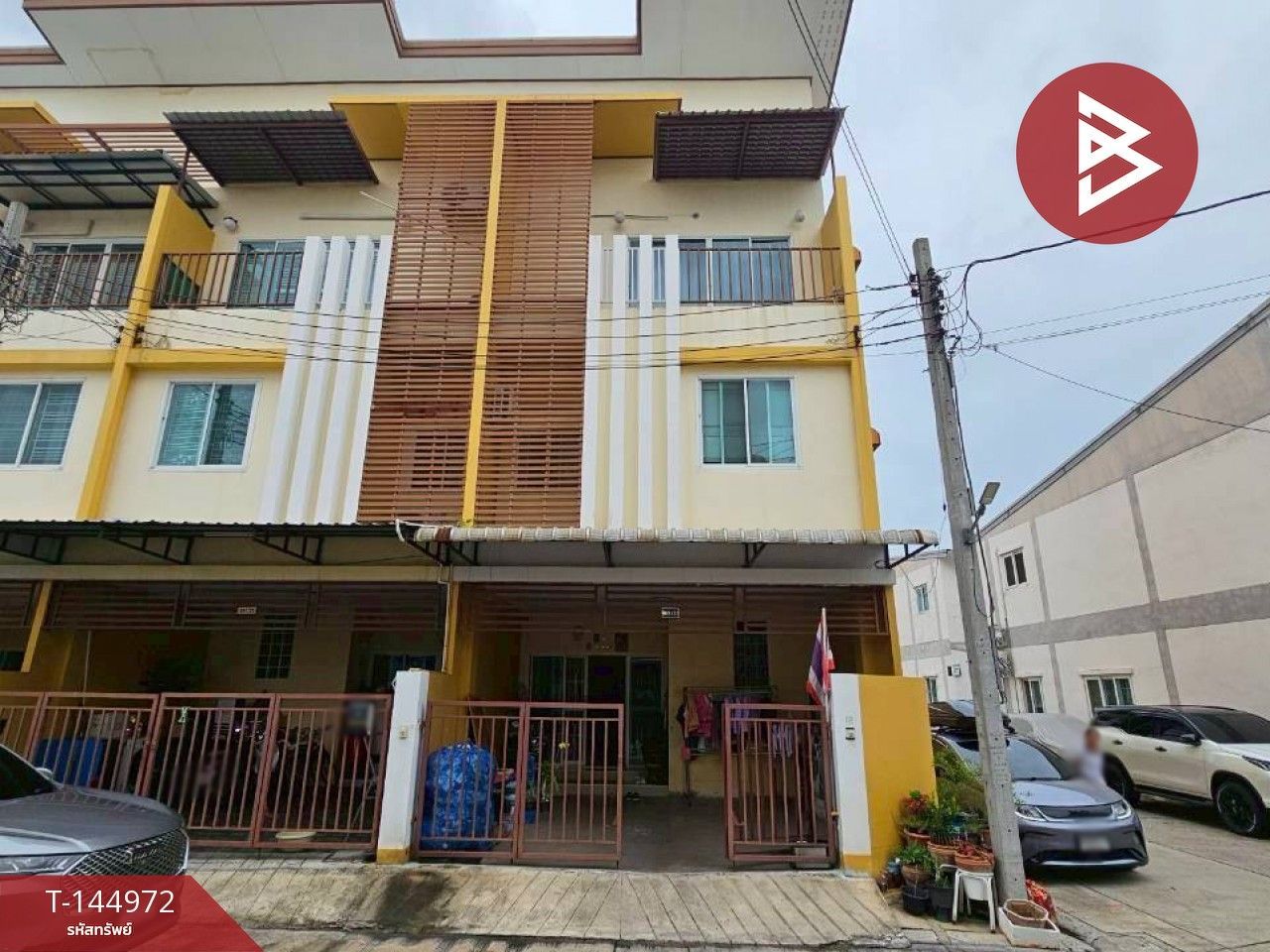 3 Bedroom Townhouse For Rent In Samrong Nuea, Samut Prakan