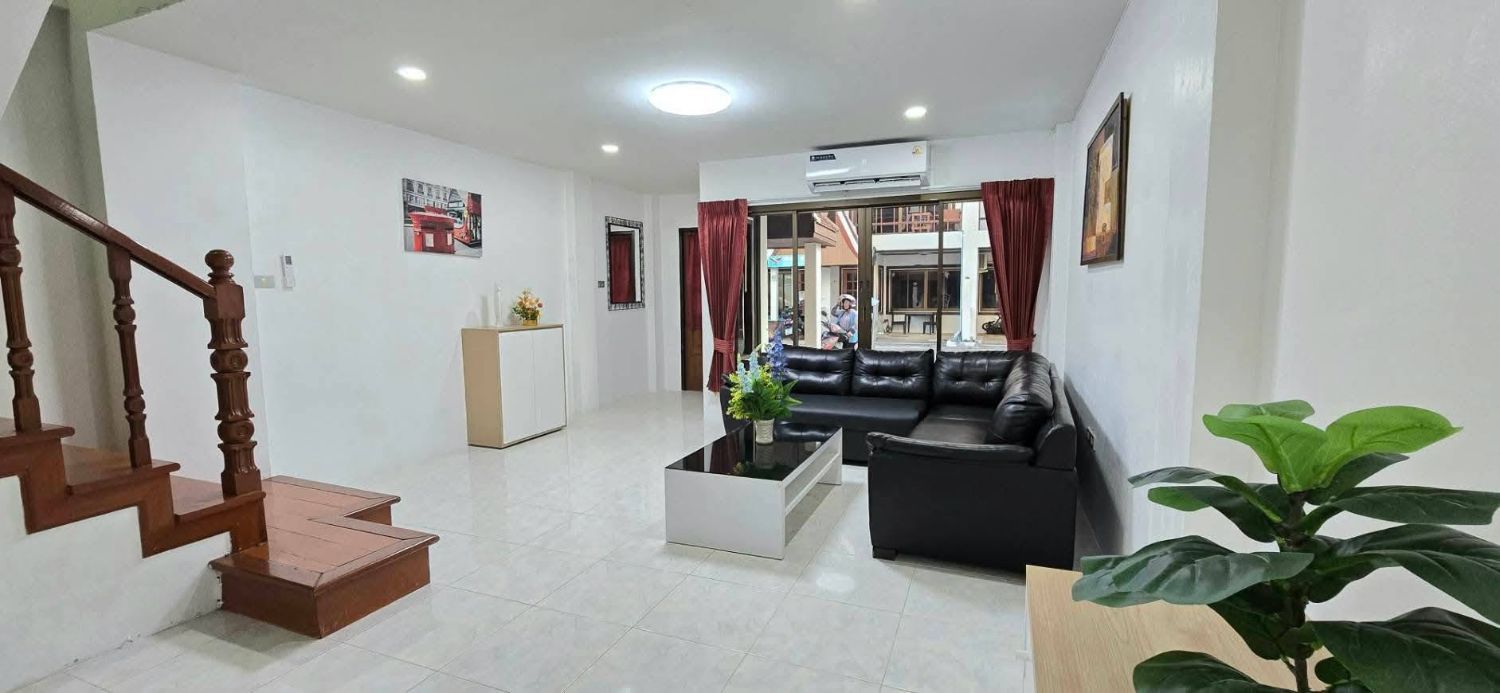 4 Bedroom Townhouse For Rent In Nong Prue, Chon Buri