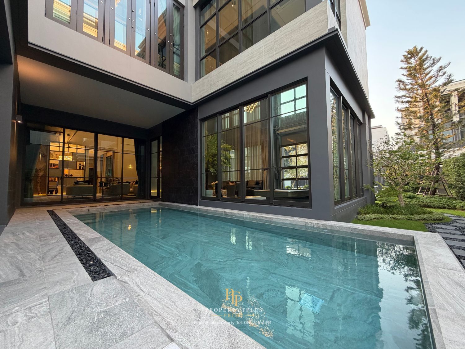 5 Bedrooms House for sale In Connoisseur Phatthanakan Suan Luang Bangkok