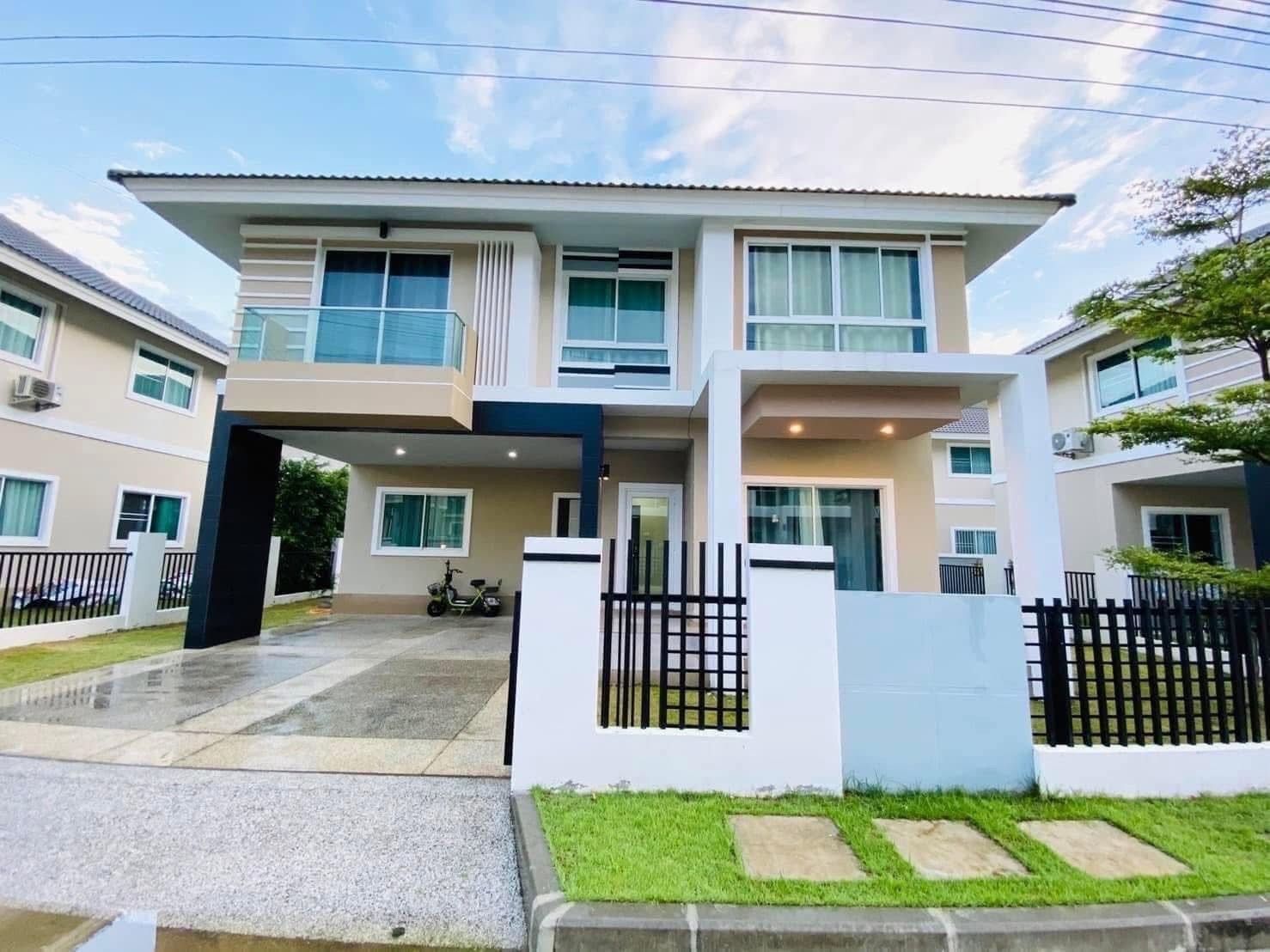 3 Bedroom House For Rent In Chai Sathan, Chiang Mai