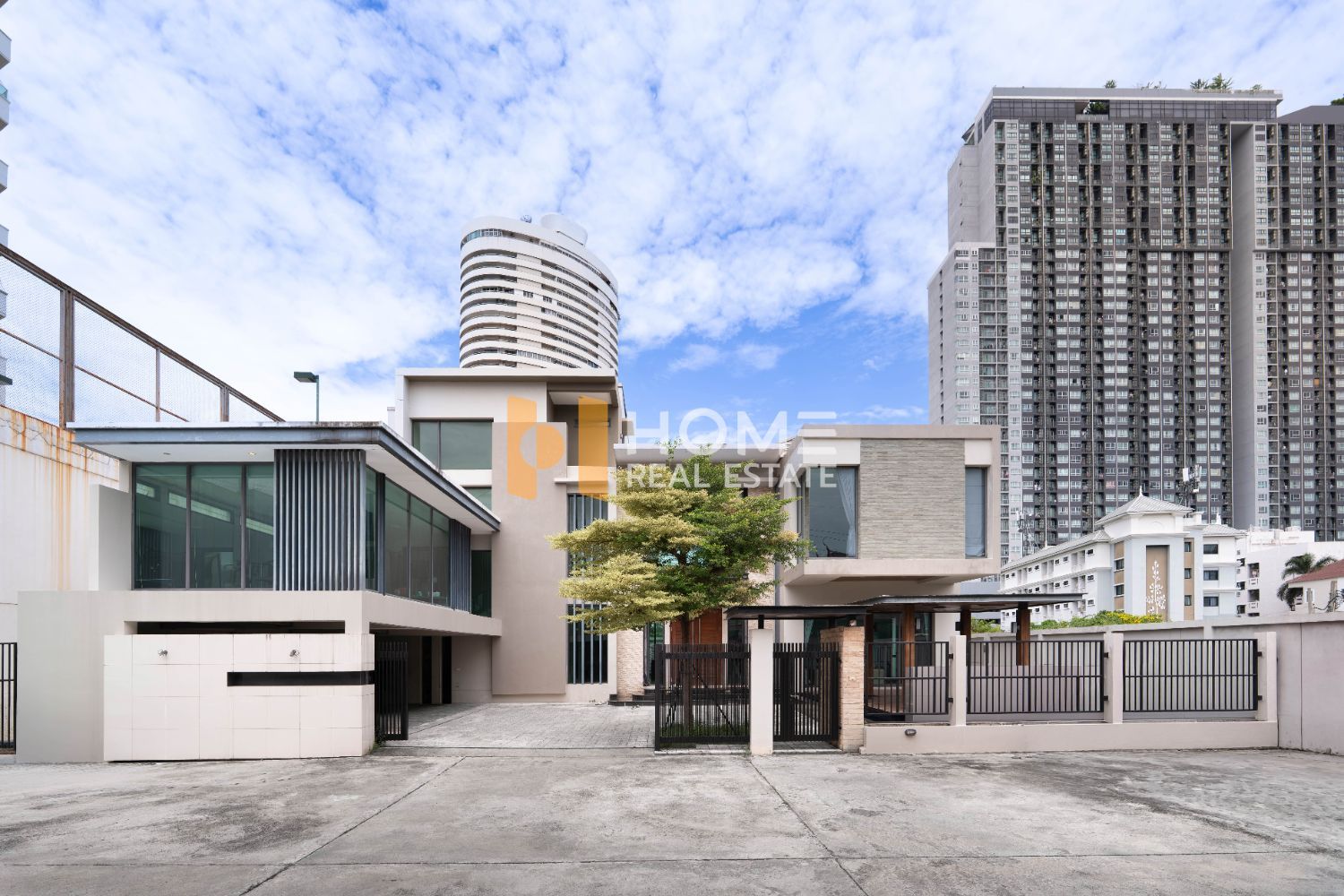 Land for sale In Bang Phlat Bangkok