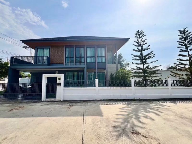4 Bedroom House For Rent In Bo Win, Chon Buri