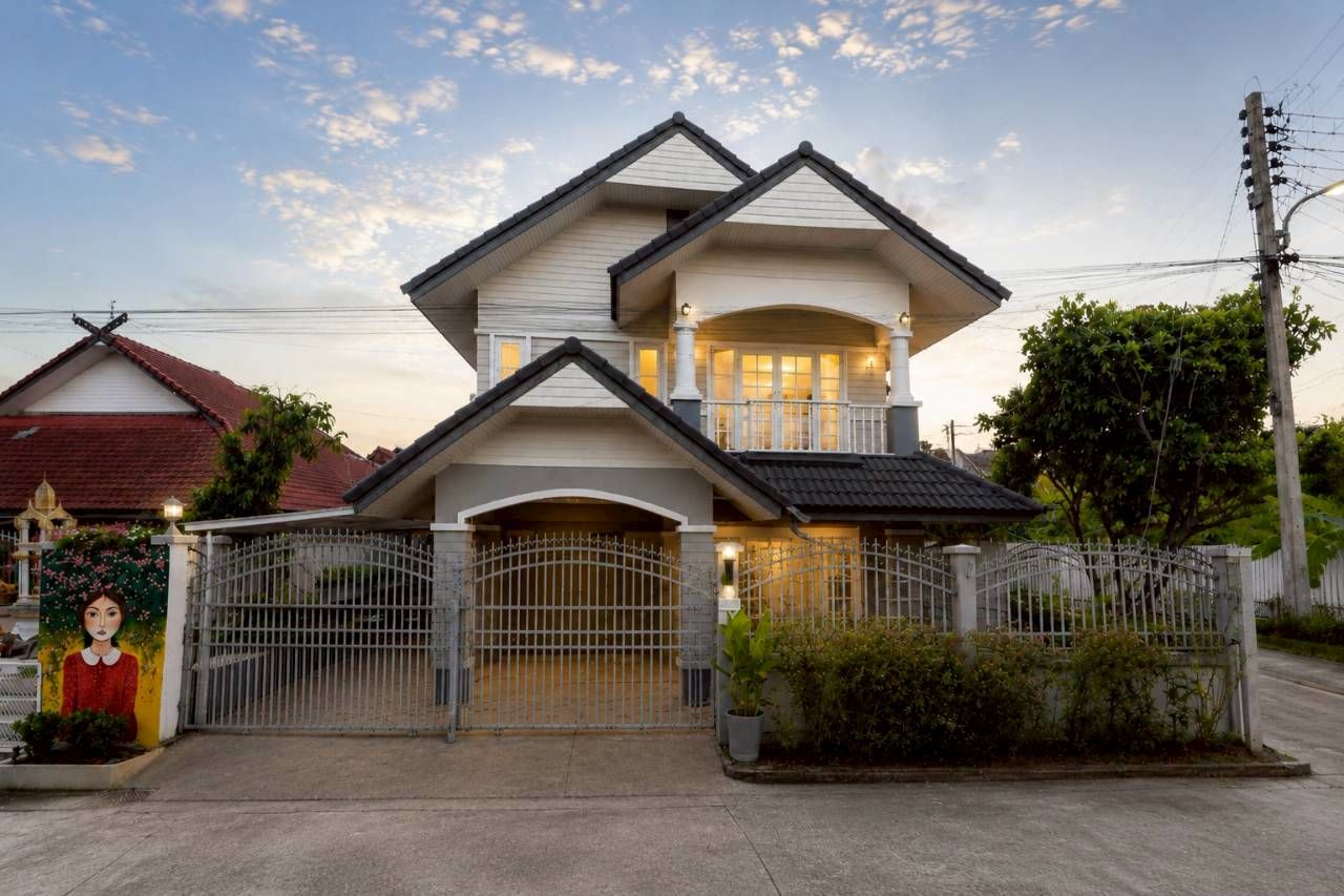 3 Bedroom House For Rent In San Phak Wan, Chiang Mai