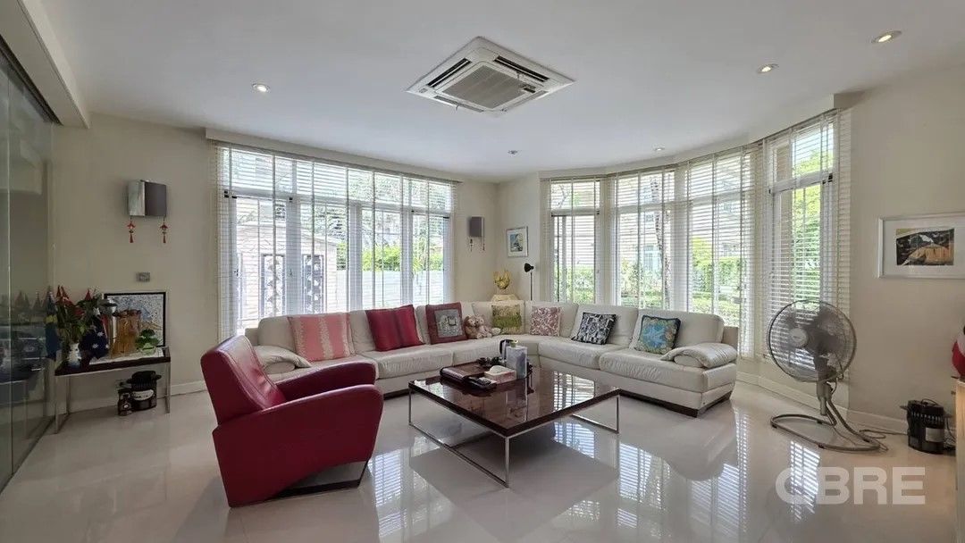 4 Bedrooms House for rent In Wang Thonglang Bangkok