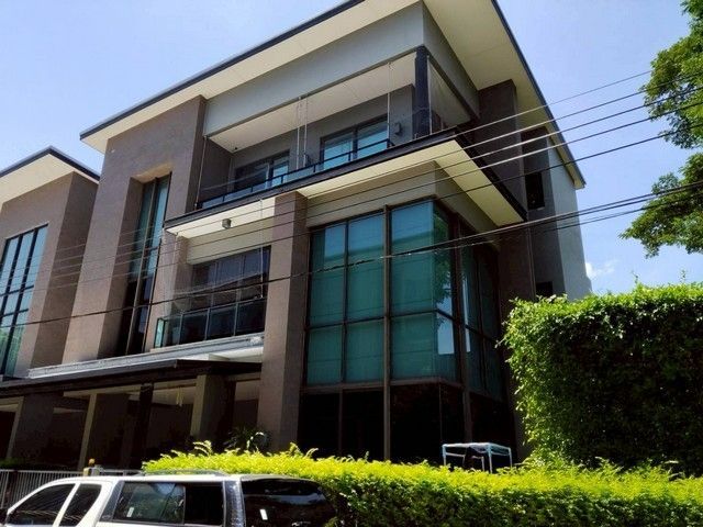 3 Bedrooms House for sale In Bang Sue Bangkok