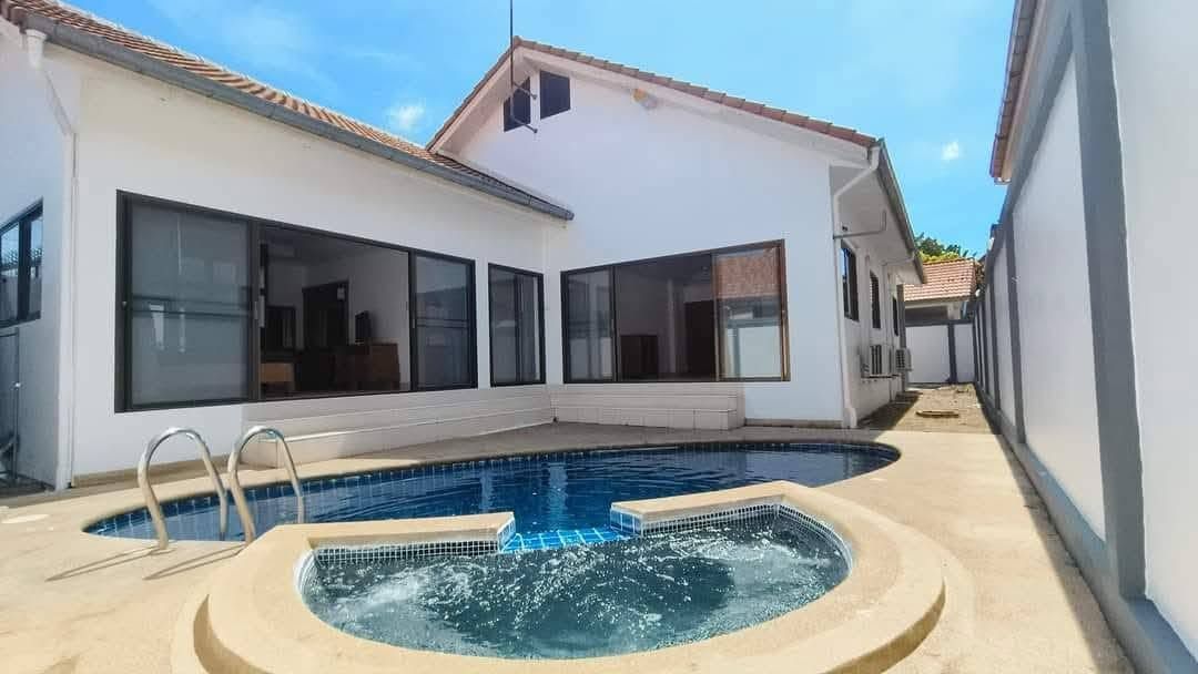 3 Bedroom Villa For Rent In Nong Prue, Chon Buri