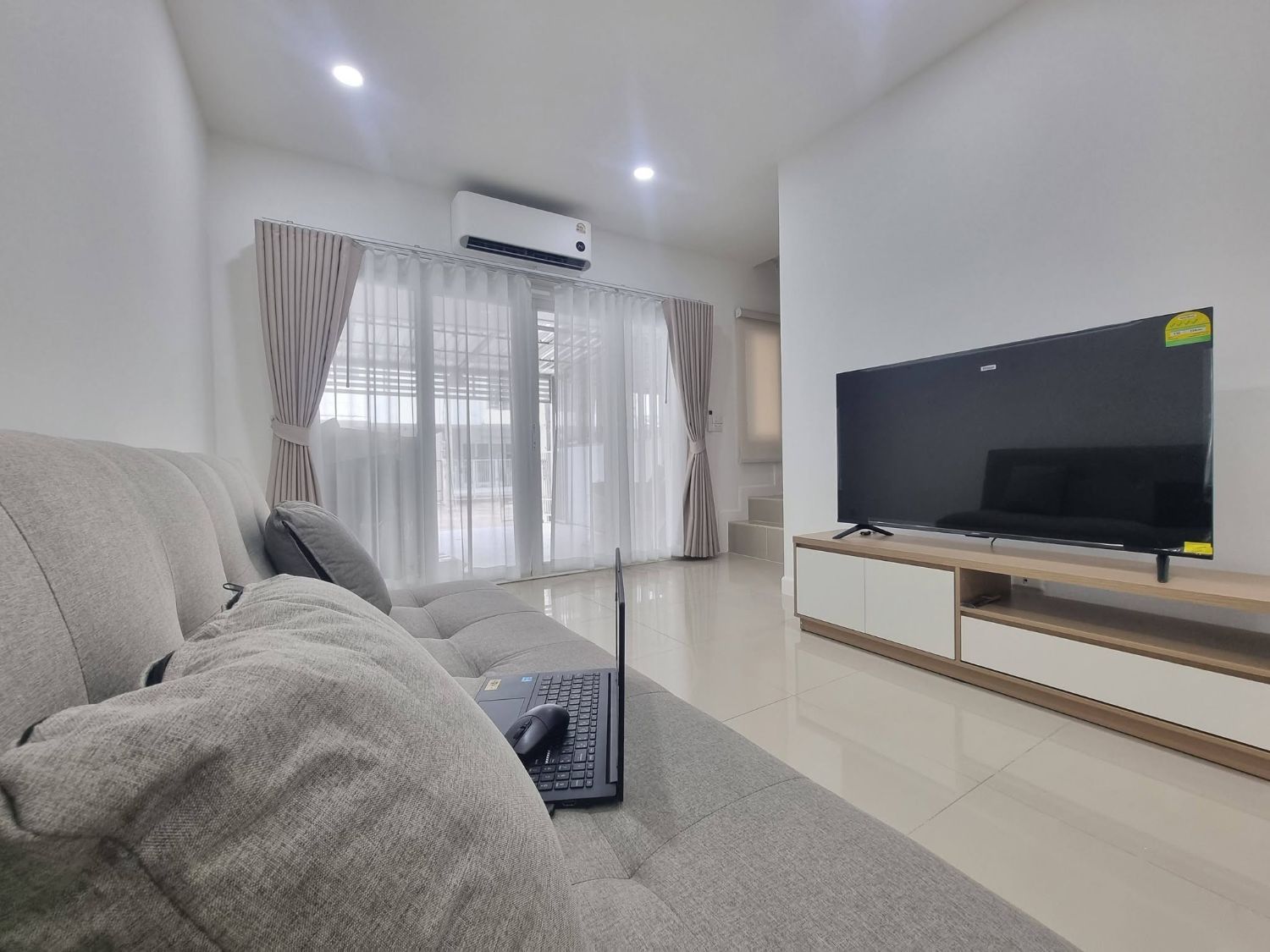 2 Bedroom Townhouse For Rent At The Urbana 4