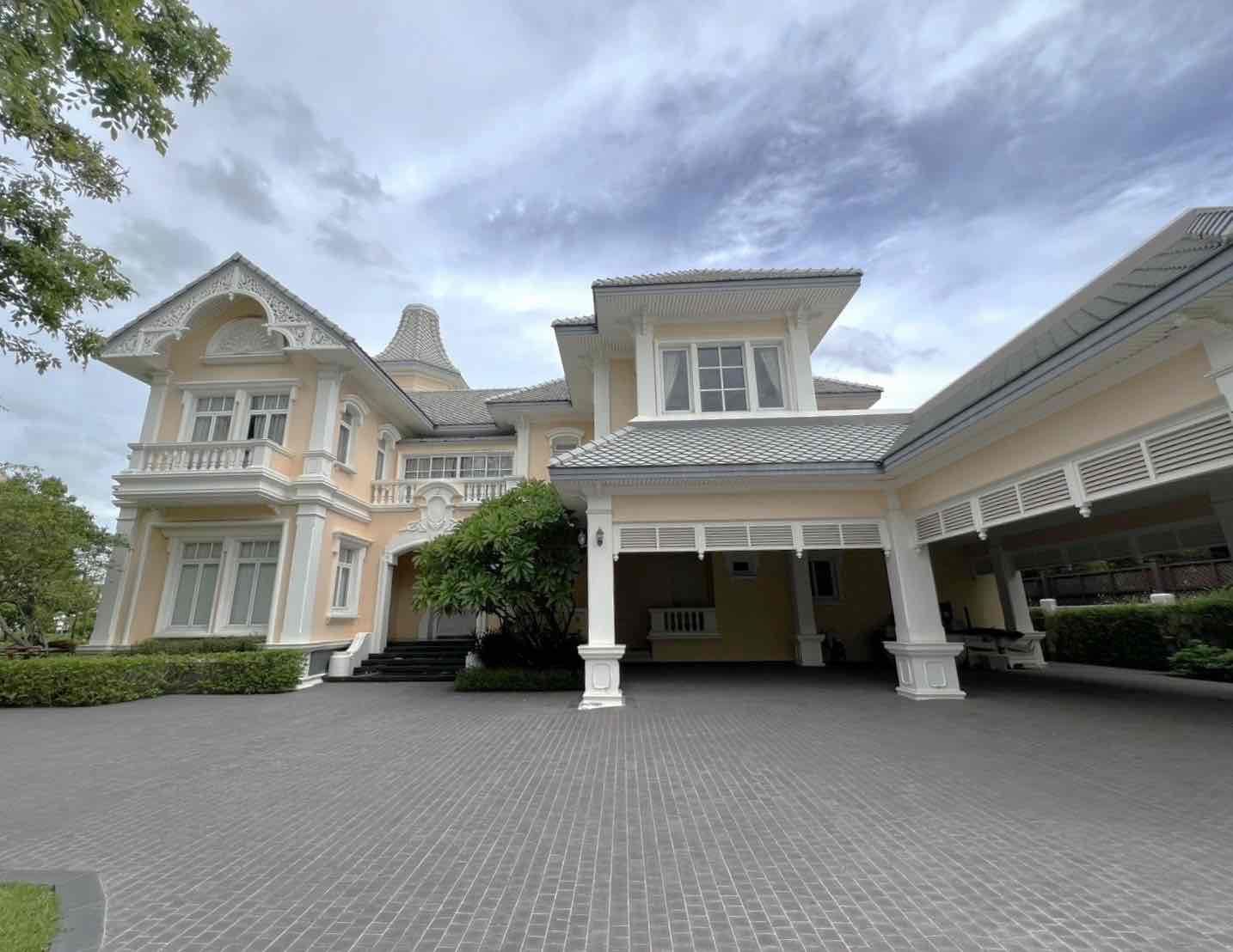 5 Bedrooms House for sale In Nuan Chan Bangkok