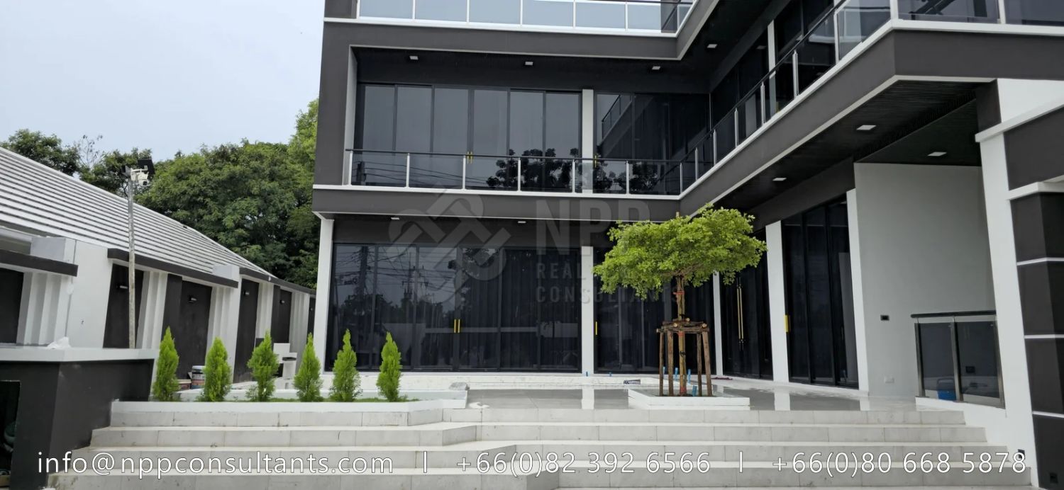 4 Bedrooms House for sale In Hin Lek Fai Hua Hin