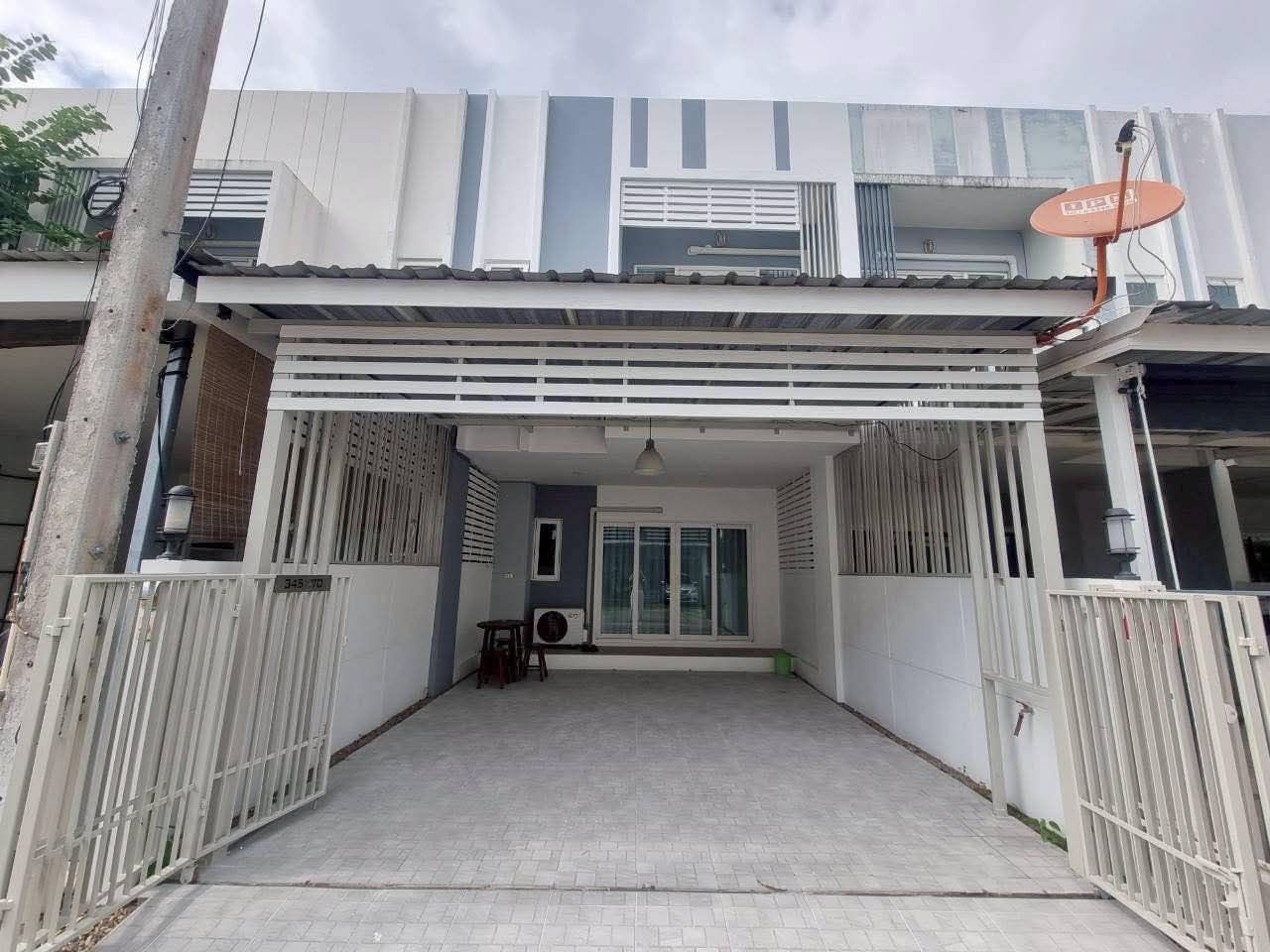 2 Bedroom Townhouse For Rent At The Urbana 4
