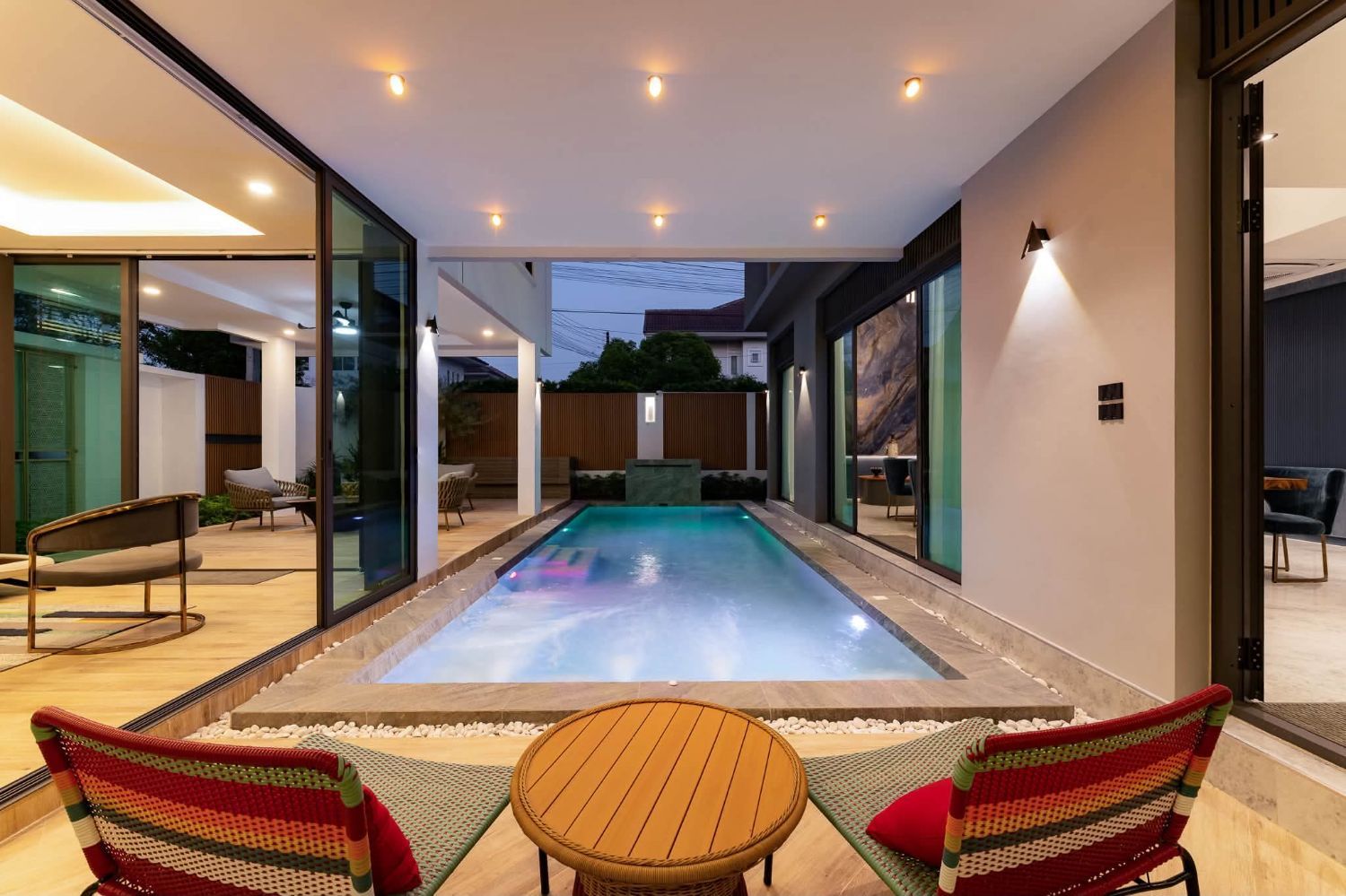 5 Bedrooms Villa for rent In San Phranet Chiang Mai