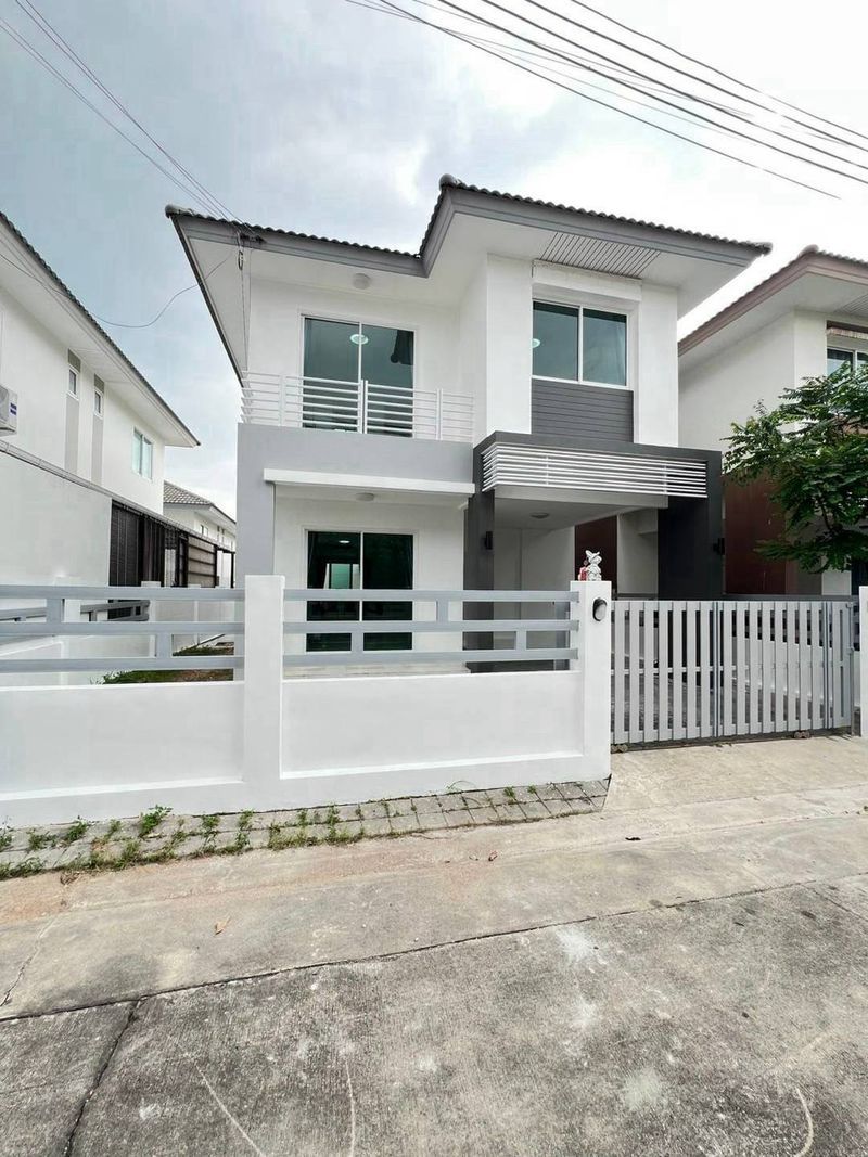 3 Bedroom House For Rent At Lake Valley Bowin