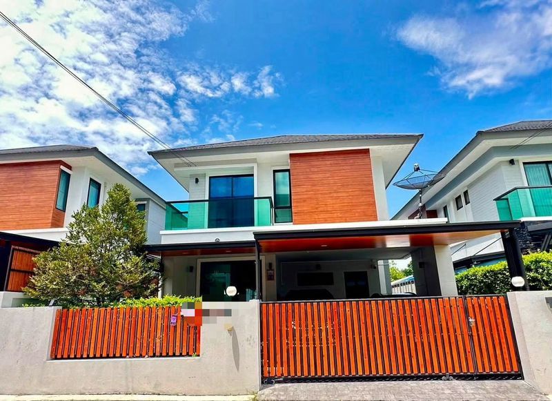 3 Bedroom House For Rent In Surasak, Chon Buri