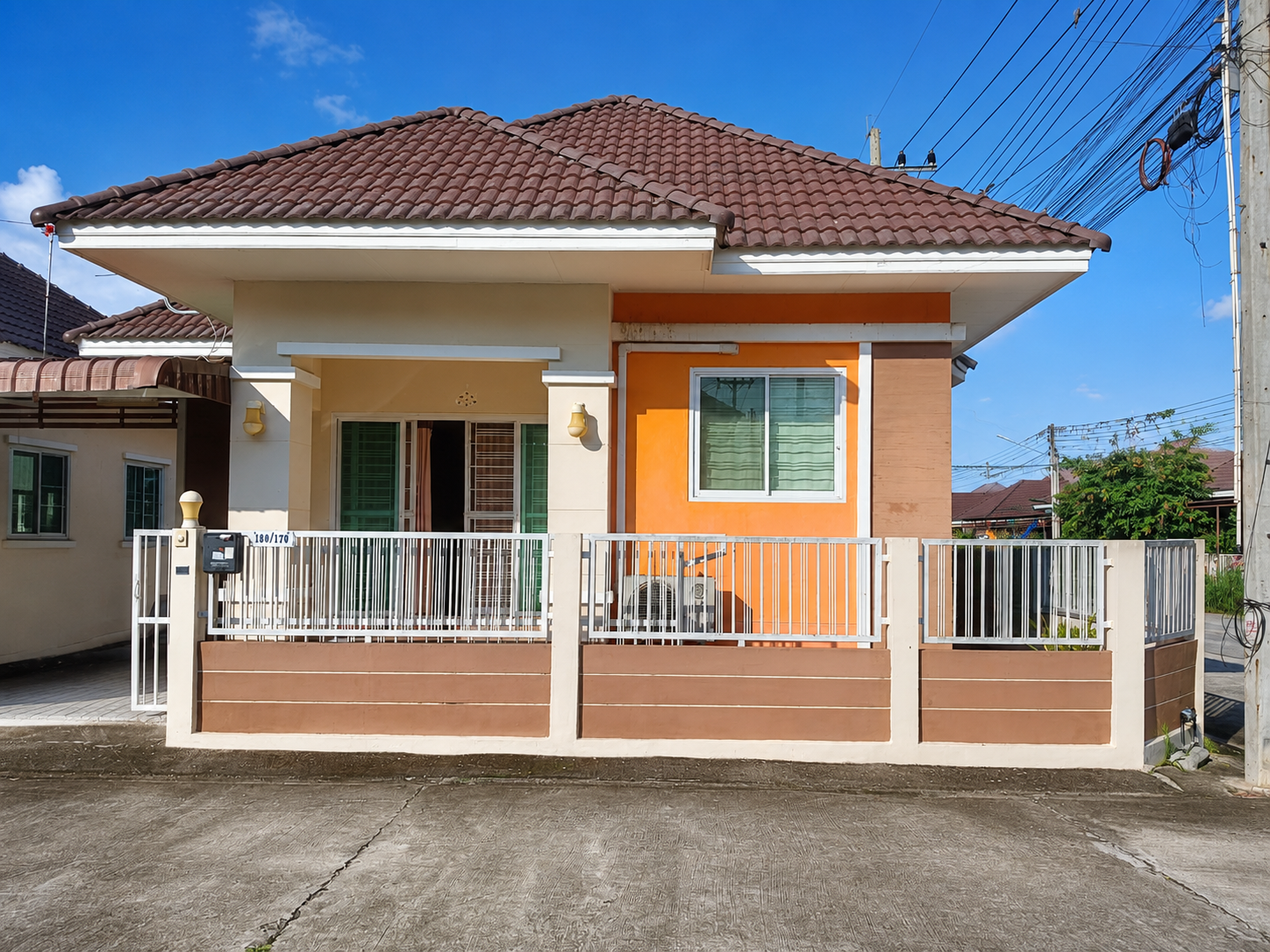 3 Bedroom House For Rent At Baan Chaba 2 Hadphayun